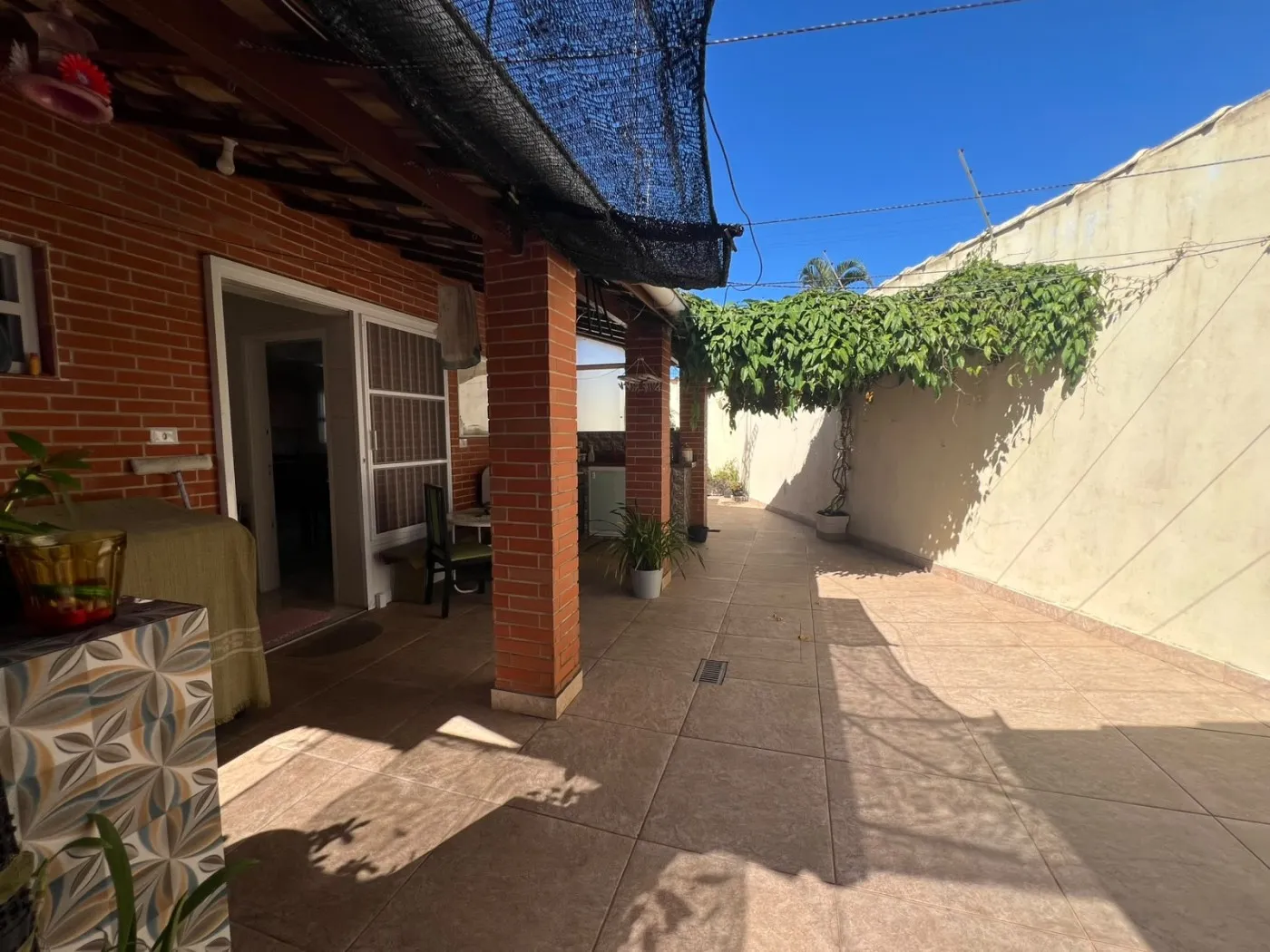 Imagem Casa para Venda em Praia Grande, Solemar, 3 dormitórios, 2 suítes, 1 banheiro, 2 vagas
