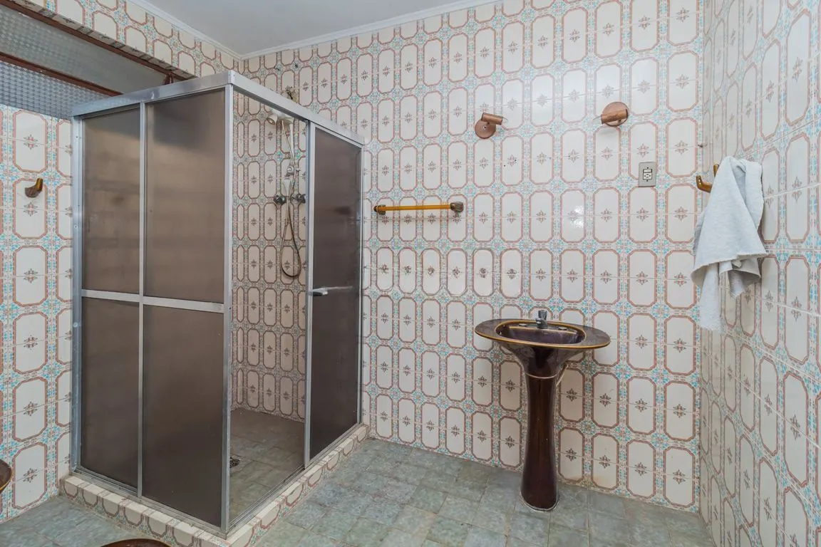 Imagem Casa de 4 dormitorios à venda Avenida Tramandaí, Ipanema - Porto Alegre