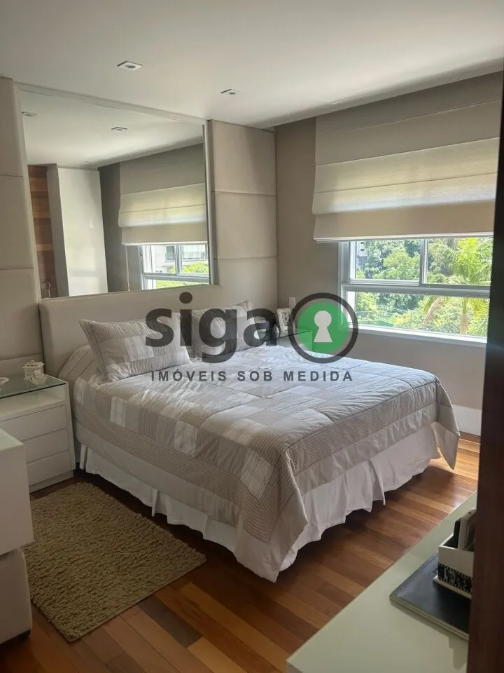 Imagem Apartamento á Venda com 200 m2, 4 dormitórios e 3 vagas, no Panamby