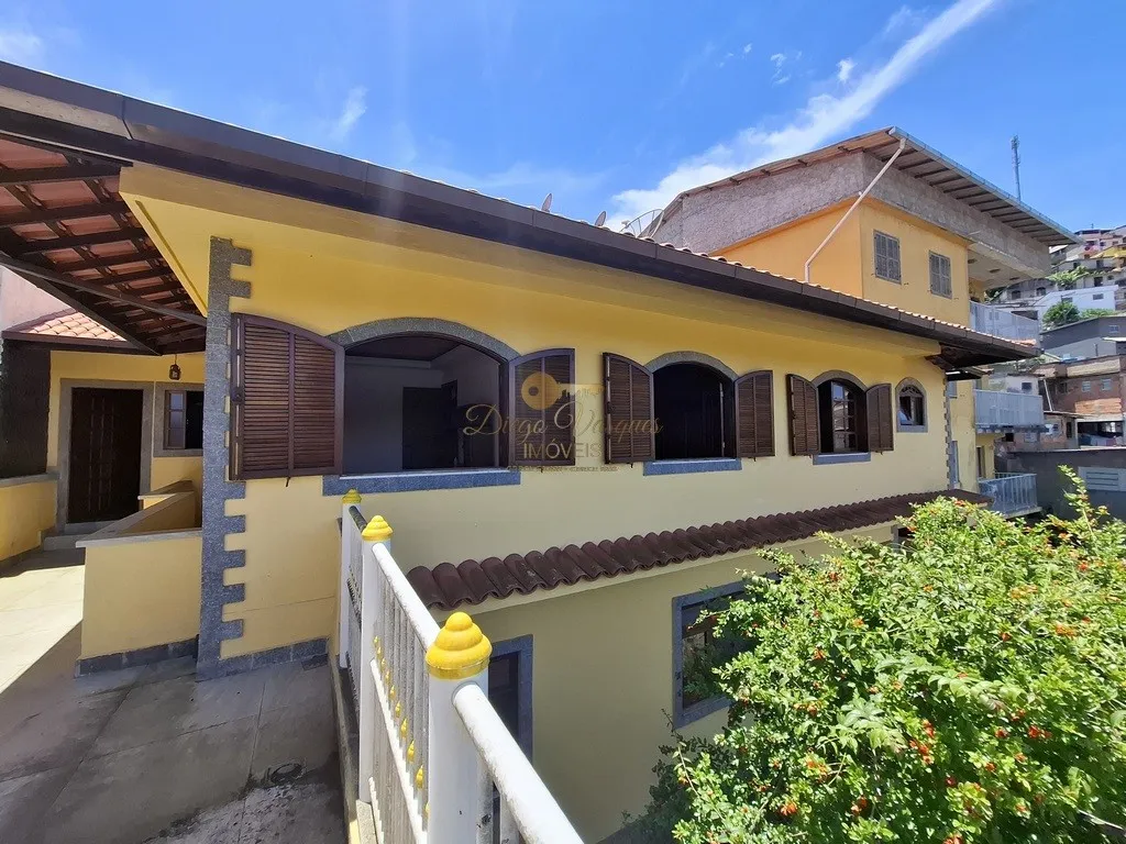 Foto do imóvel Casa para Venda em Teresópolis / RJ em Rua Américo Berlim