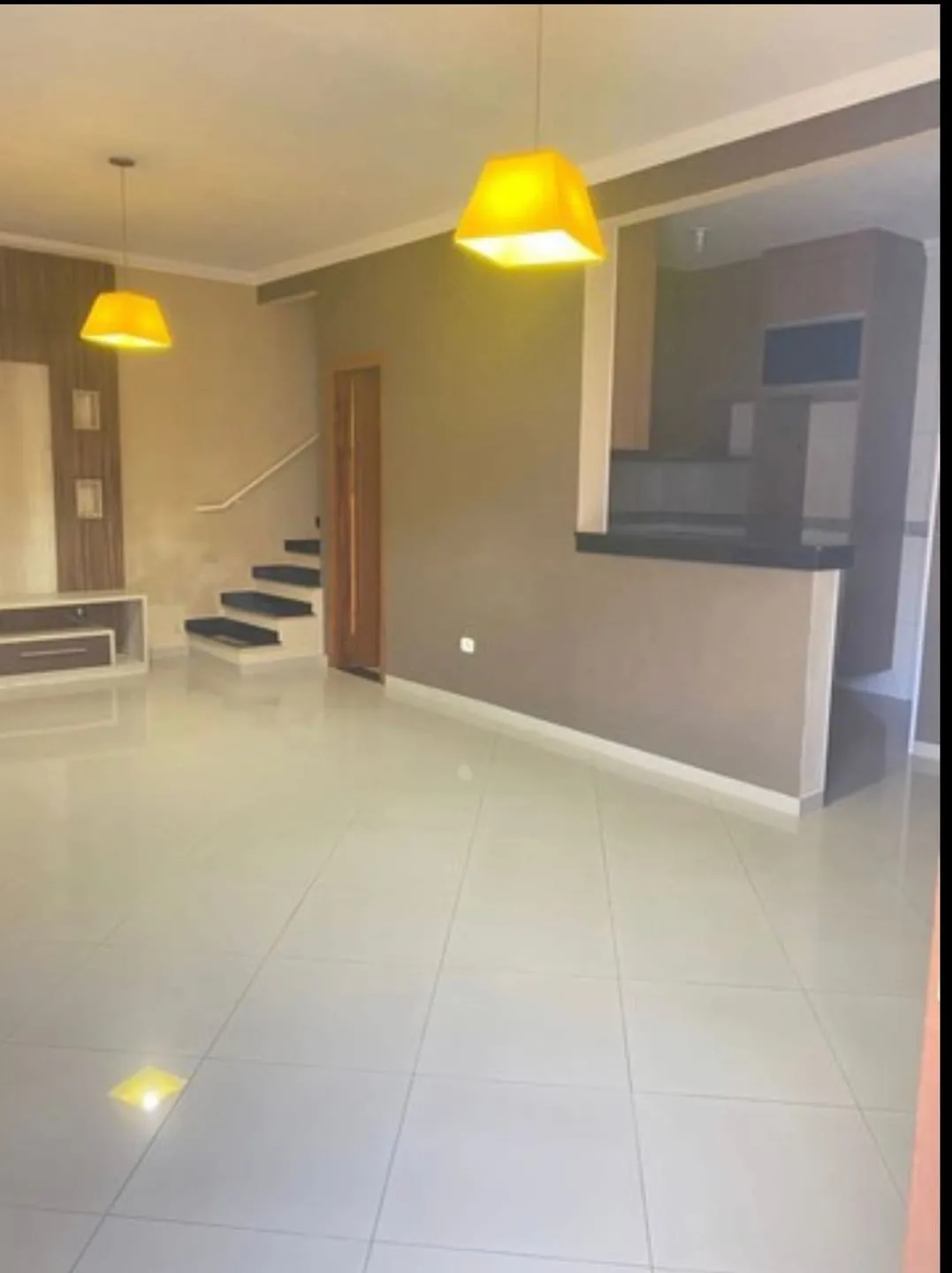 Imagem Casa à venda 2 Suites, 4 Vagas, Vila Albina, Taubaté - SP