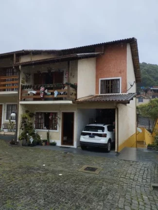 Imagem Casa em Condomínio para Venda em Teresópolis / RJ no bairro Araras