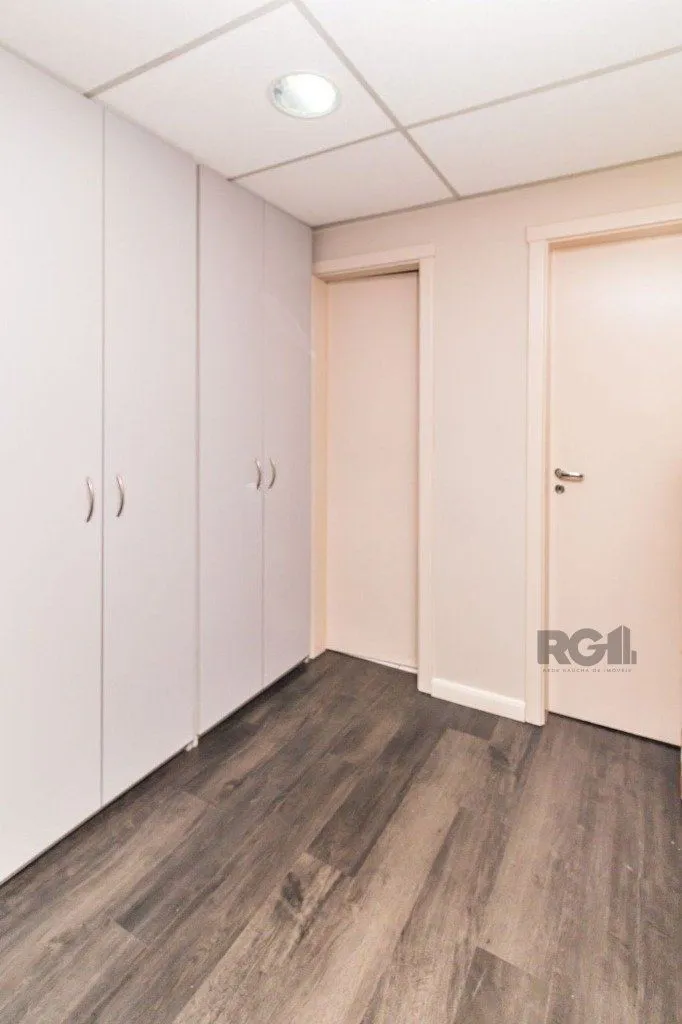 Imagem Excelente sala comercial de 140m² no centro.