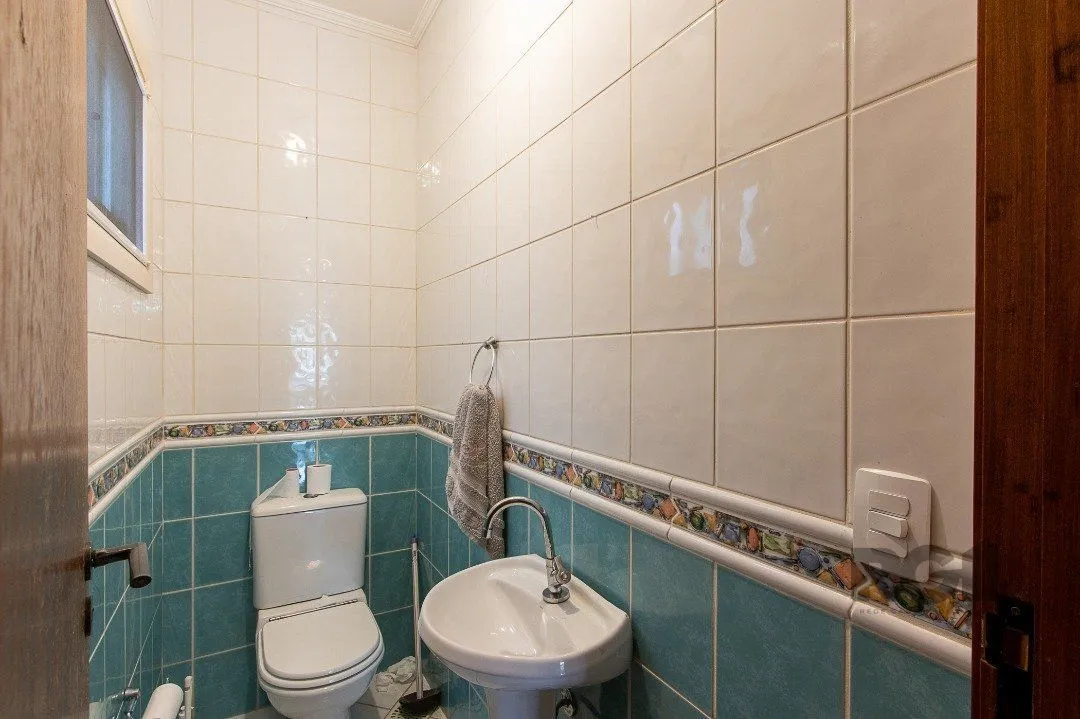 Imagem Casa de alvenaria, 3 dormitórios, 1 suíte e pátio com piscina, bairro Espírito Santo.