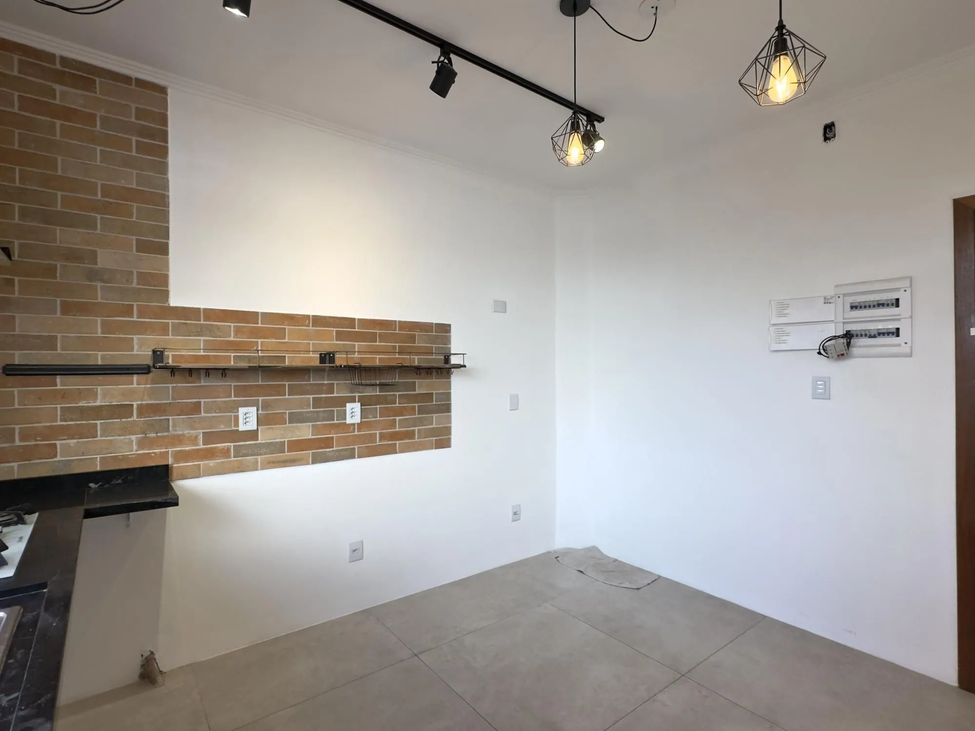 Imagem Apartamento reformado de 67m², 2 dormitórios com peças amplas na Praia de Belas
