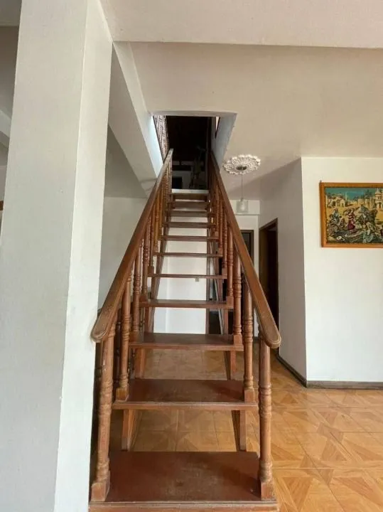 Imagem Vendo Sobrado Residencial com 4 Quartos e Suíte