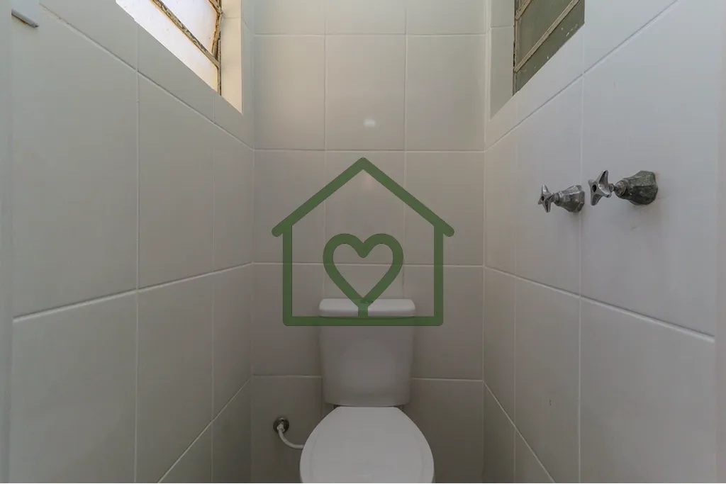 Imagem Apartamento com três dormitórios sendo uma suíte, cuja sacada permite visualizar o nascer e o pô...