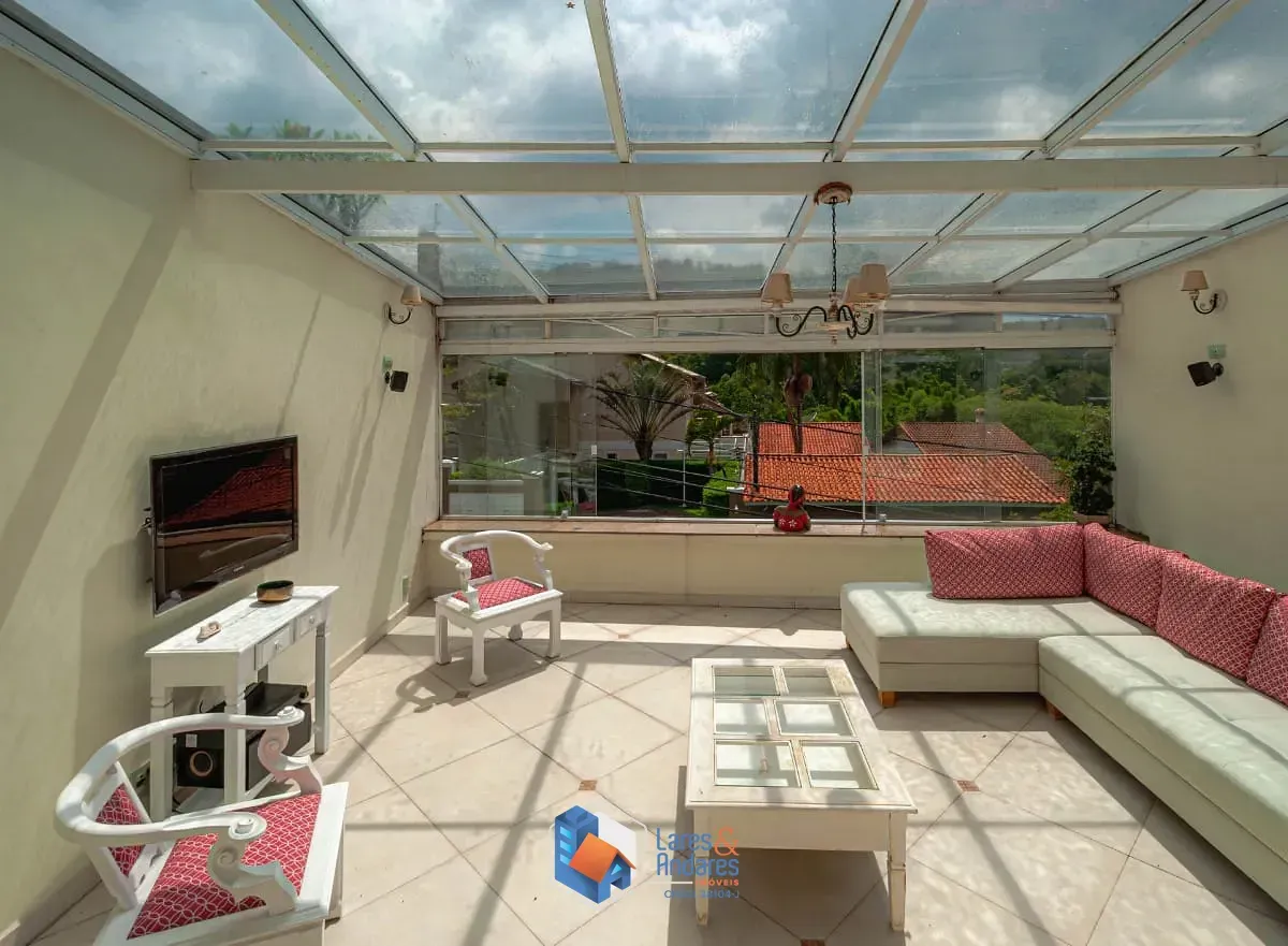 Imagem Sobrado para venda em Tremembé com 4 quartos, sendo 2 suítes, 236m²