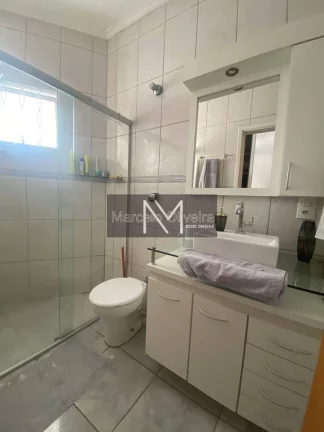 Imagem Casa sobrado para venda 190M² - 3 Quartos - 1 Suíte - Bairro Jardim América