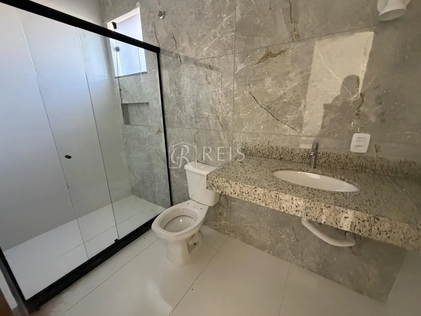 Imagem Casa para Venda em Rio das Ostras, Bosque Beira Rio, 3 dormitórios, 3 suítes, 4 banheiros, 4 vagas