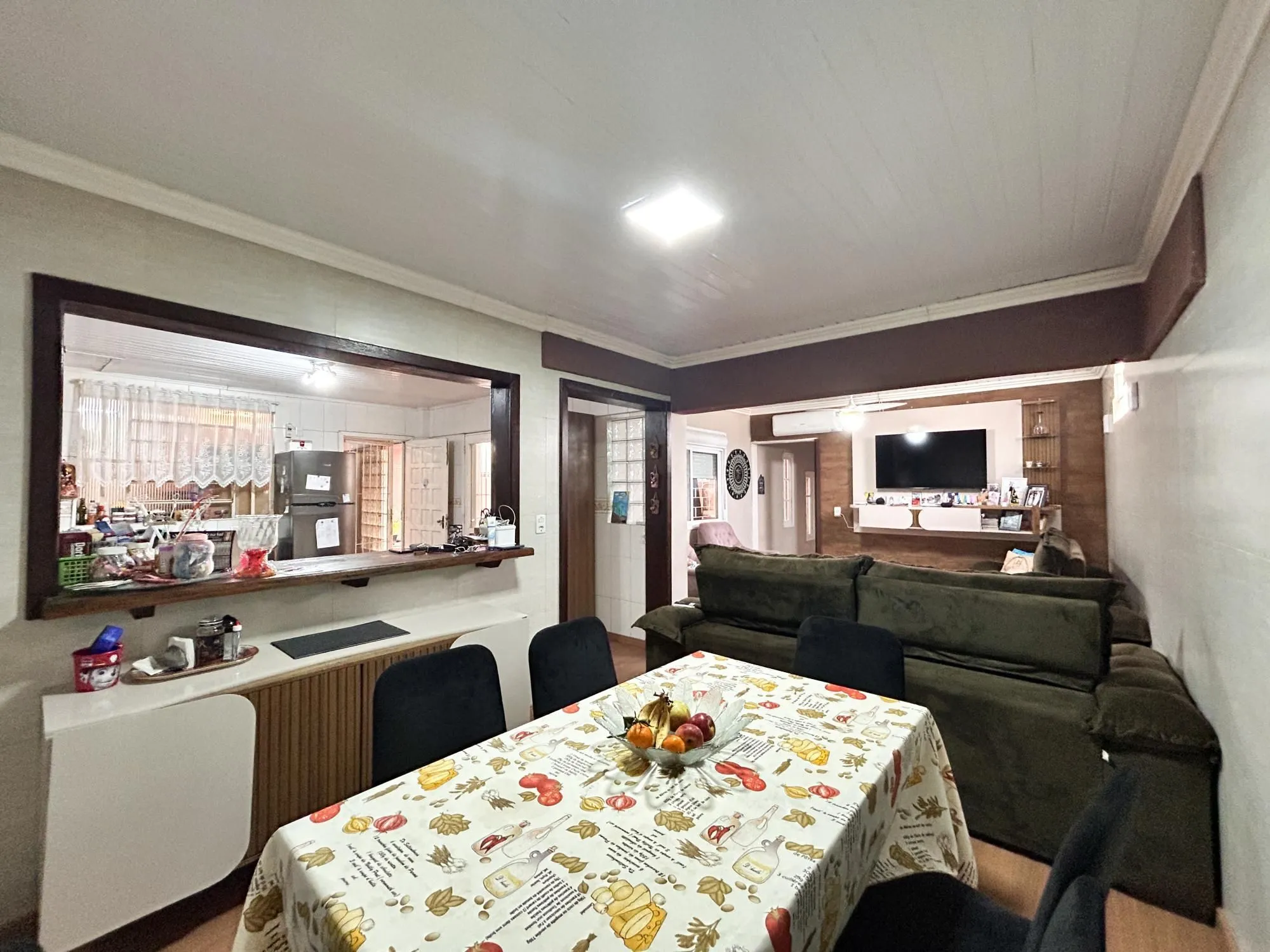Imagem CASA TÉRREA - 4 DORMITÓRIOS - BAIRRO HARMONIA - CANOAS / RS