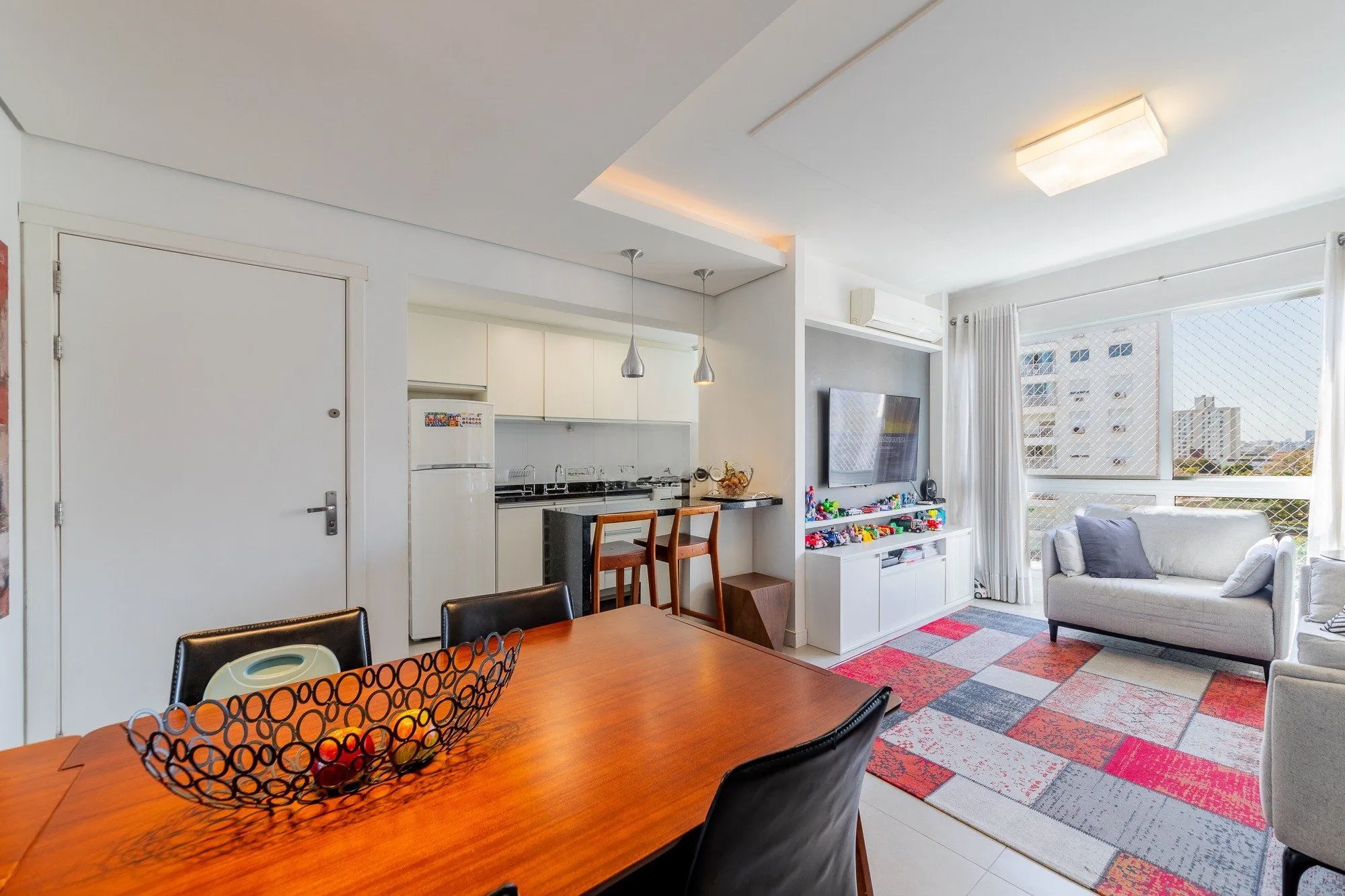 Imagem Apartamento com 3 quartos e 79m² à venda em Passo da Areia - Rua Bezerra De Menezes, Passo Da Areia, Porto Alegre