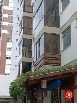 Imagem Na Cidade Baixa, 1 dormitório com sacada. Elevador.