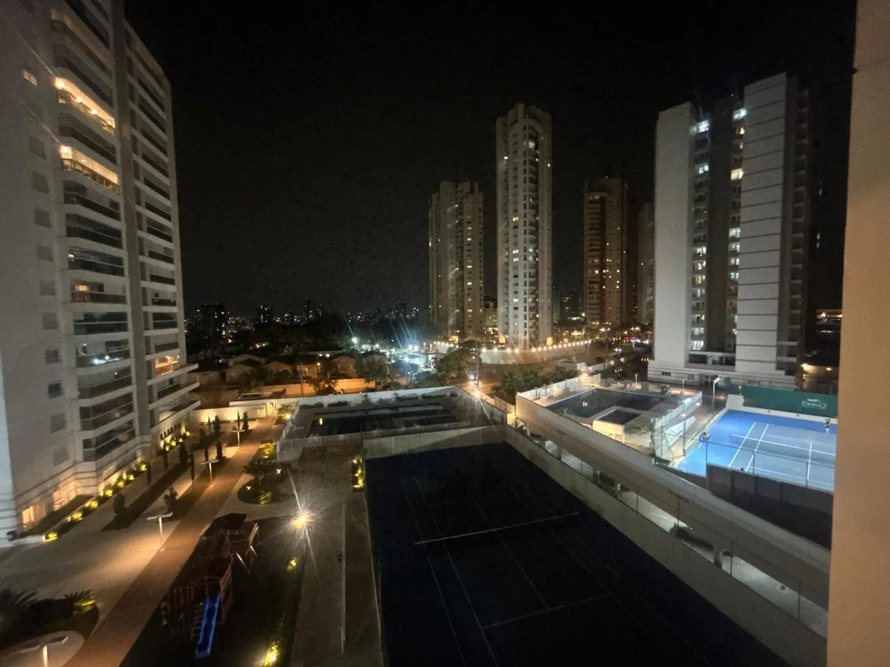 Imagem Luxuoso Apartamento no Coração do Parque Campolim Cond. Residencial Saint Tropez