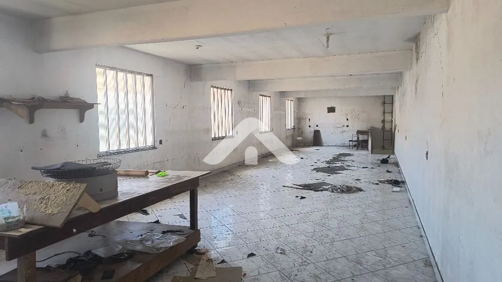 Imagem Galpão no Campinho com 200 m2, próximo a Delegacia