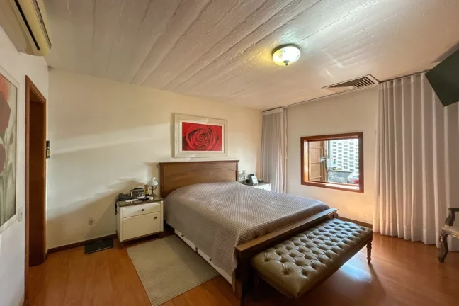 Imagem Casa para venda no bairro Três Figueiras em Porto Alegre