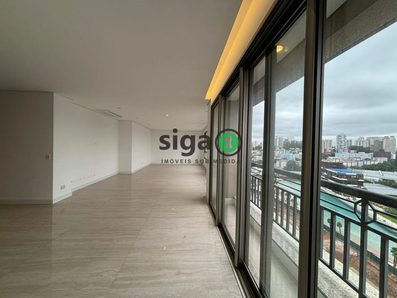 Imagem Residência de Alto Padrão na Cidade Jardim com 3 Suítes e 3 Vagas