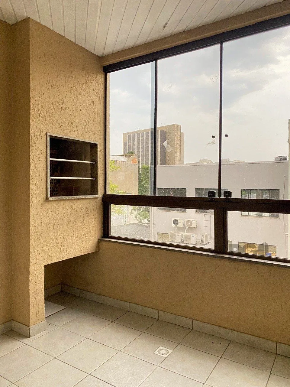 Imagem Apartamento com sacada, churrasqueira e vaga de garagem no Centro Histórico