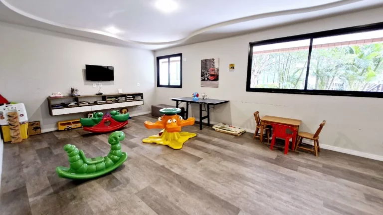 Imagem Apartamento lindo e reformado à venda, 4 quartos, condomínio completo, torre única, 3 vagas!!