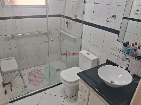 Imagem Belo apartamento em Santos de frente no bairro do Campo Grande com 3 dormitórios e com sacada por R$ 640.000,00.