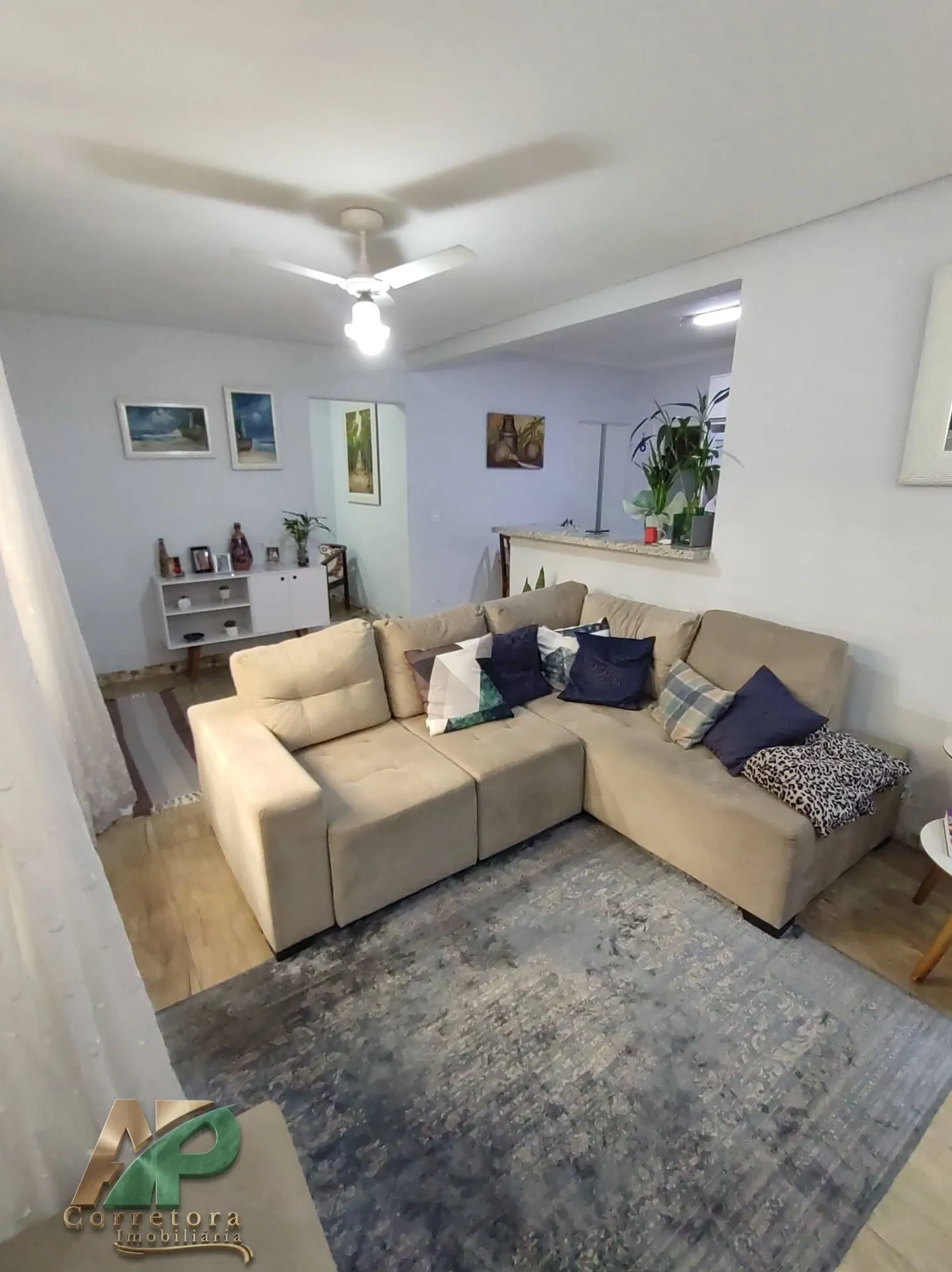 Imagem Casa à Venda em Taboão da Serra: 308m², 2 Vagas e Perto do Shopping