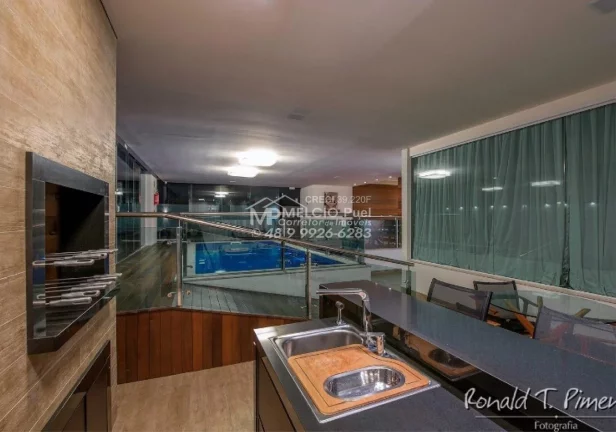 Imagem Vendo Apartamento em Meia Praia Itapema, Residencial La Lumiere, 200 Metros do Mar. Com 4 Suítes, 210m² de área privada. 3 elevadores, 2 garagens.