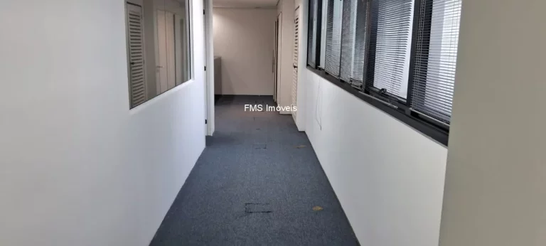 Imagem Conjunto Comercial para Locação no Brooklin: 1 Sala, 5 Vagas de Garagem e 254m² em São Paulo-SP!
