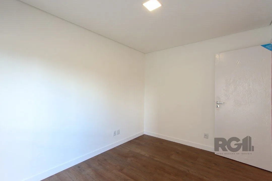 Imagem Apartamento em Porto Alegre no Bairro Petrópolis, de 2 quartos, GARDEN , semi mobiliado