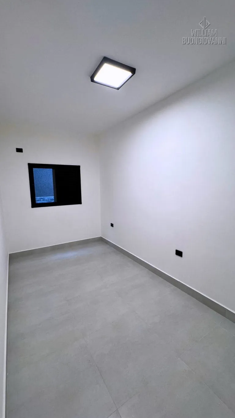 Imagem Casa Térrea 2 Dormitórios com Quintal - 57m²