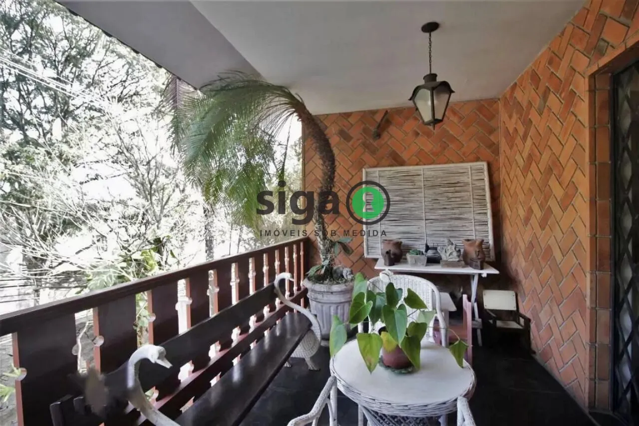 Imagem Casa a venda de 700 metros 6 dormitórios sendo 4 suítes 4 salas 9 vagas no Guedala