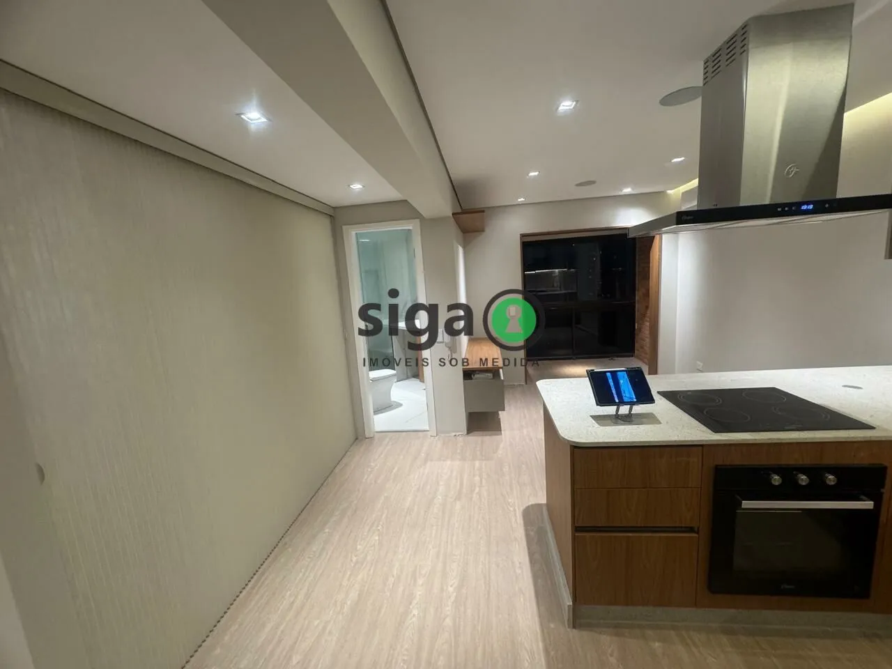 Imagem Apresentamos um apartamento totalmente reformado, elegante e funcional