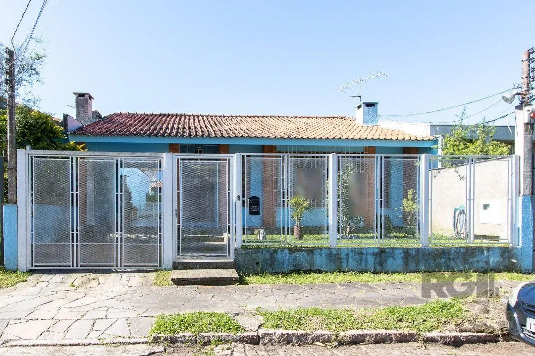 Imagem Casa térrea, com 3 dormitórios, 1 suíte, no bairro Ipanema.