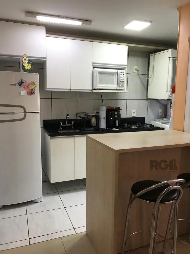 Imagem APARTAMENTO | 02 DORMITÓRIOS | 01 VAGA | SEMI MOBILIADO | CAVALHADA | ZONA SUL