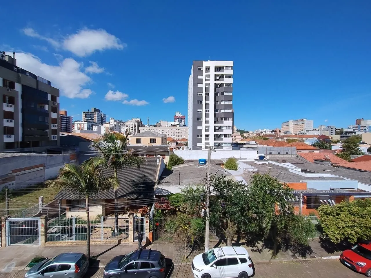 Imagem Apartamento de 3 dormitórios com uma vaga de garagem à venda no bairro Menino Deus - Porto Alegre