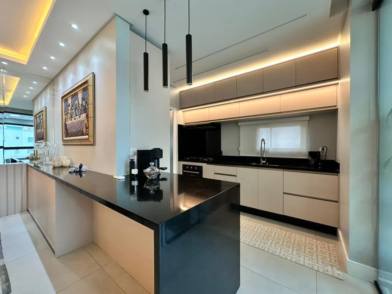 Imagem Apartamento à venda com 165m2 por R$ 2.800.000,00