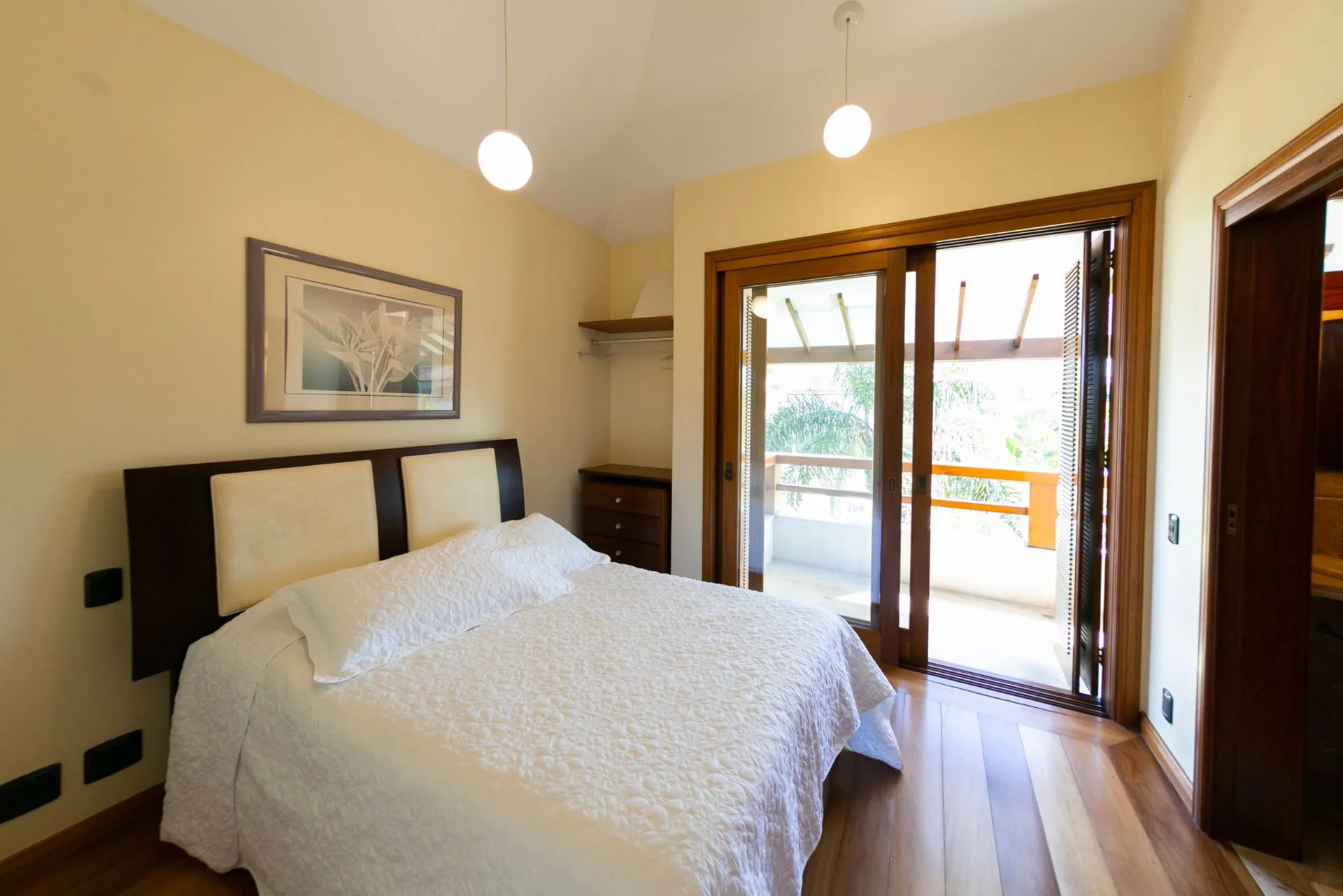 Imagem Casa para Locação Anual em Jurerê Internacional com vista para Praia