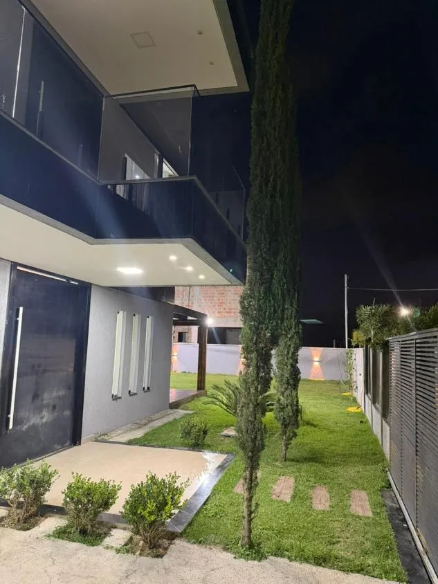 Imagem CASA DE LUXO À VENDA EM CONTAGEM/MG , Área de 915 m²