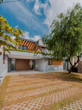 Imagem Casa de Alto Padrão à Venda em Alphaville/SP.