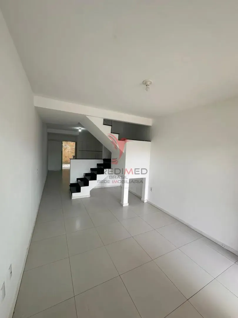 Imagem Sobrado Moderno no Tabuleiro: Conforto e Localização Privilegiada em Camboriú
