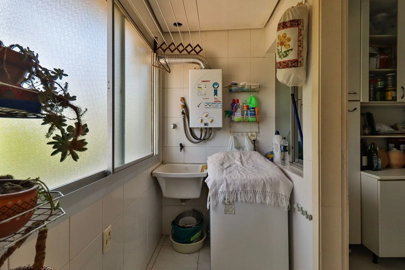 Imagem Apartamento para venda de 3 dormitórios, no bairro Teresópolis em Porto Alegre/RS.