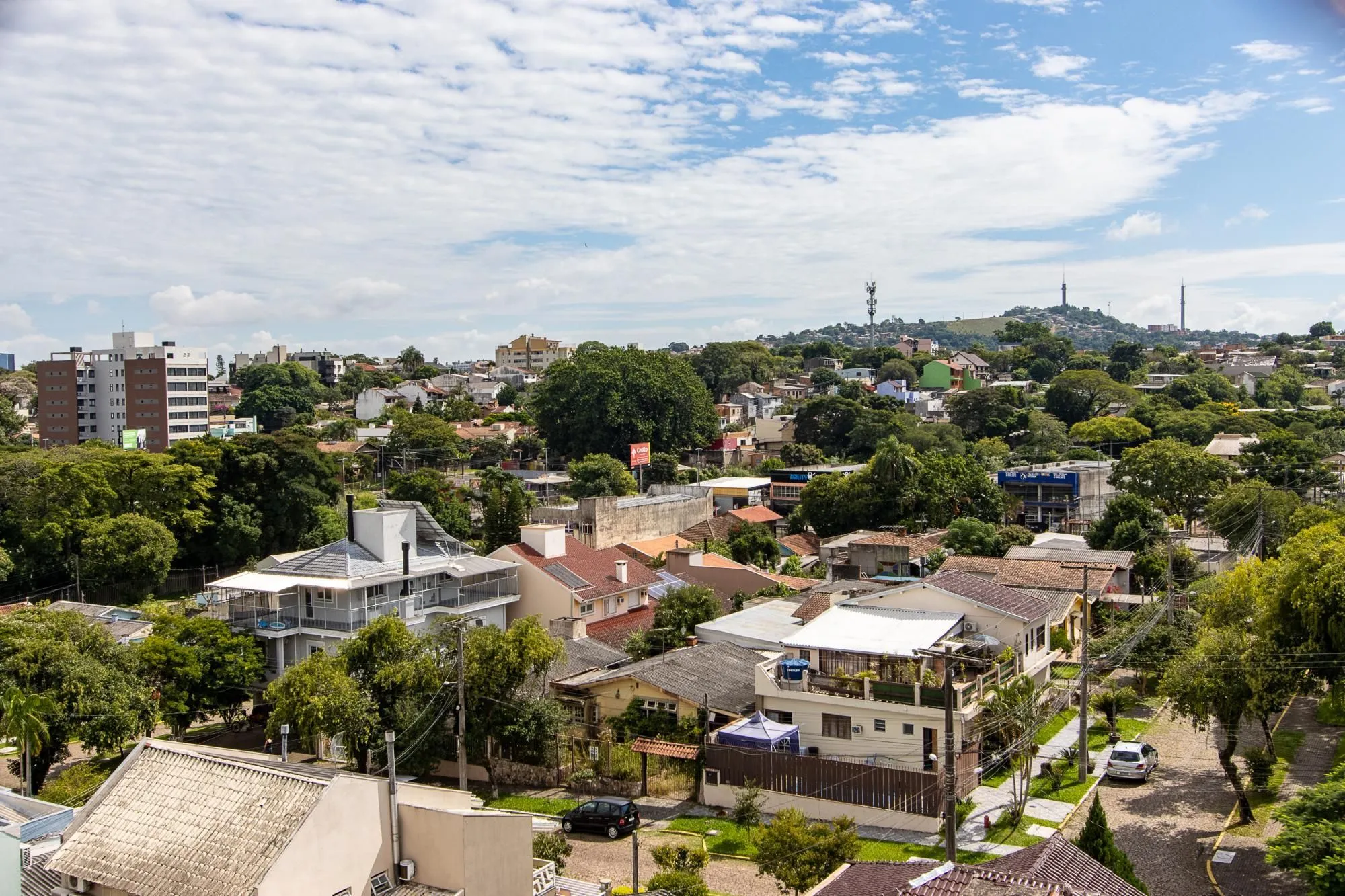 Imagem Apartamento de 3 dormitórios, 1 banheiro e uma vaga de garagem.