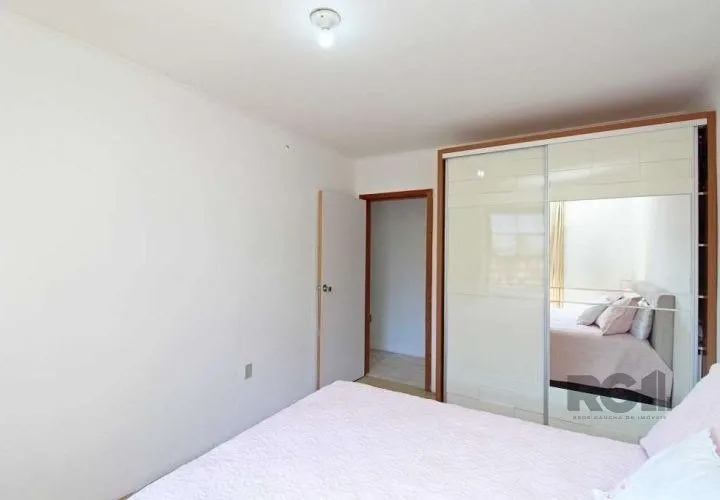 Imagem casa - 4 dorms. - 2 vagas - 200 m² - Partenon