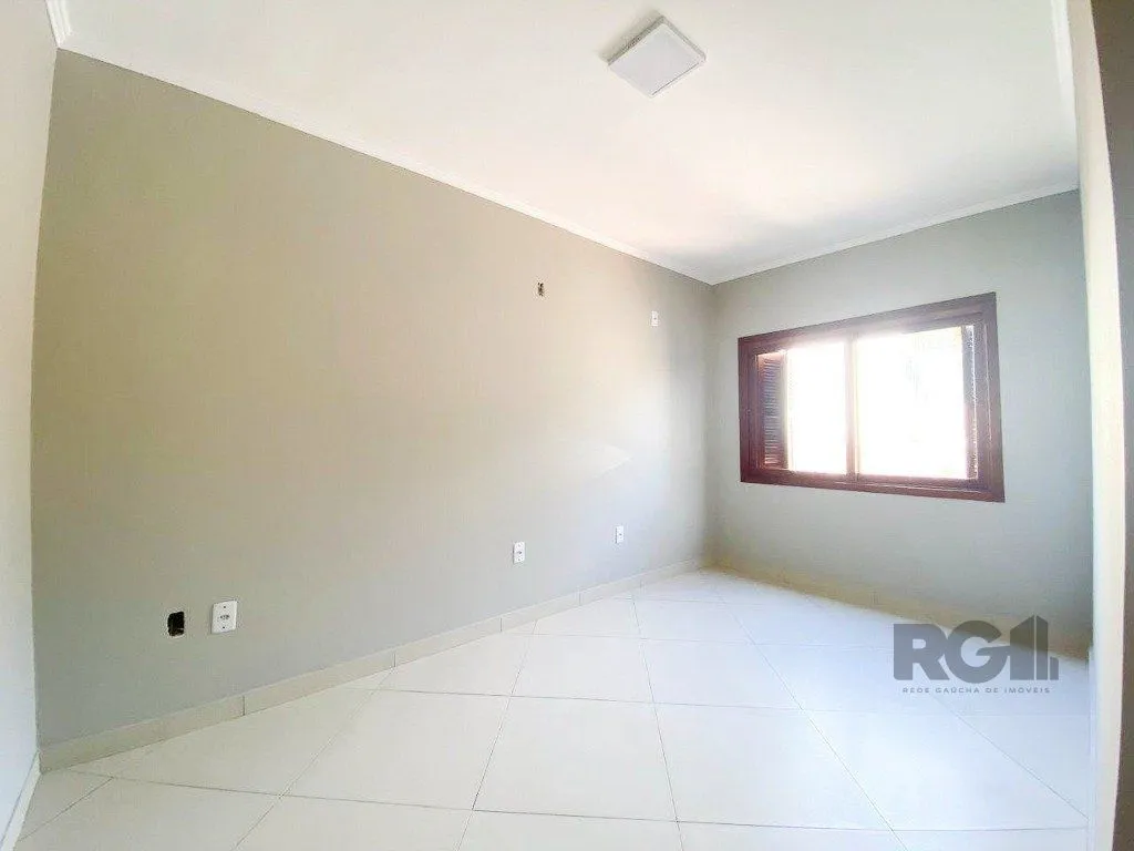 Imagem Casa de 3 dormitórios no bairro Mário Quintana
