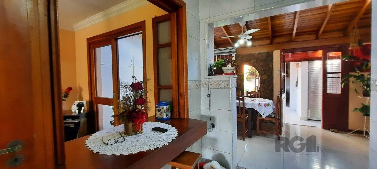 Imagem Casa Condominio para Venda - 129.58m², 3 dormitórios, sendo 1 suites, 3 vagas - Cavalhada