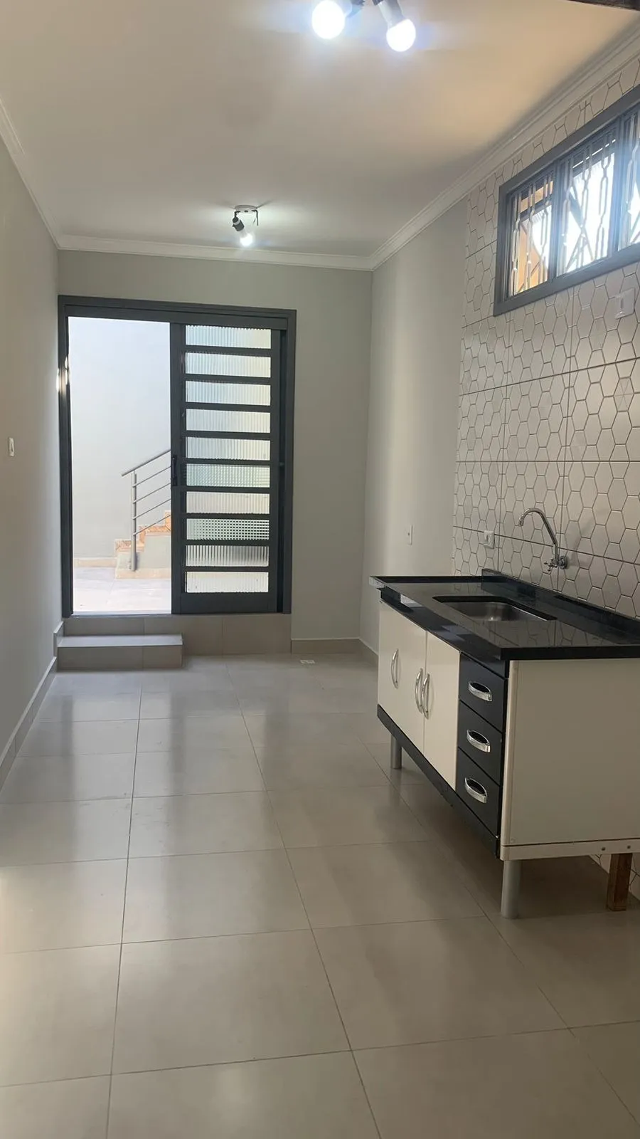 Imagem Casa Assobradada Reformada à Venda no Jd Ipiranga - Sorocaba, SP