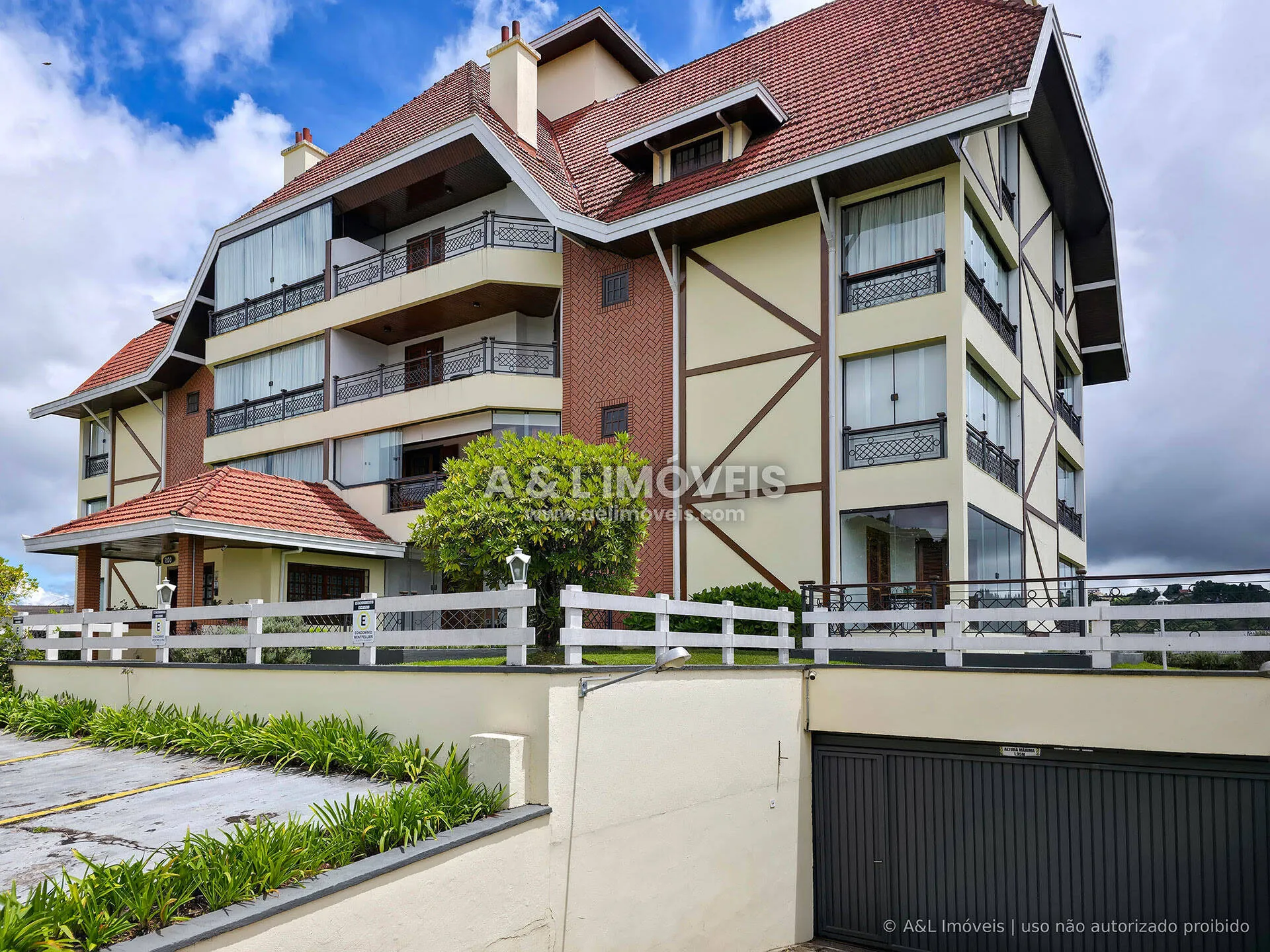 Imagem Flat Duplex Vila Everest | Campos do Jordão | 2 Suítes e Varandas