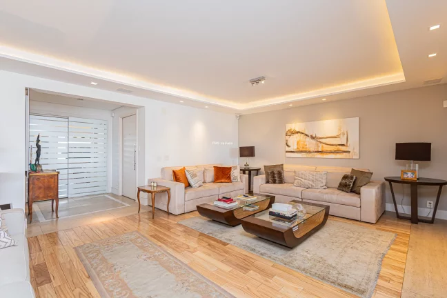 Imagem Apartamento de 3 suítes a venda em Moema