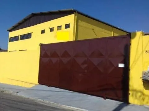 Imagem VENDA DE GALPÃO INDUSTRIAL/COMERCIAL NA VILA FERLÓPOLIS, EM ITAQUAQUECETUBA/SP, A/T 750m², A/C 400m², mezanino, casa de apoio e pátio. CONSULTE-NOS.