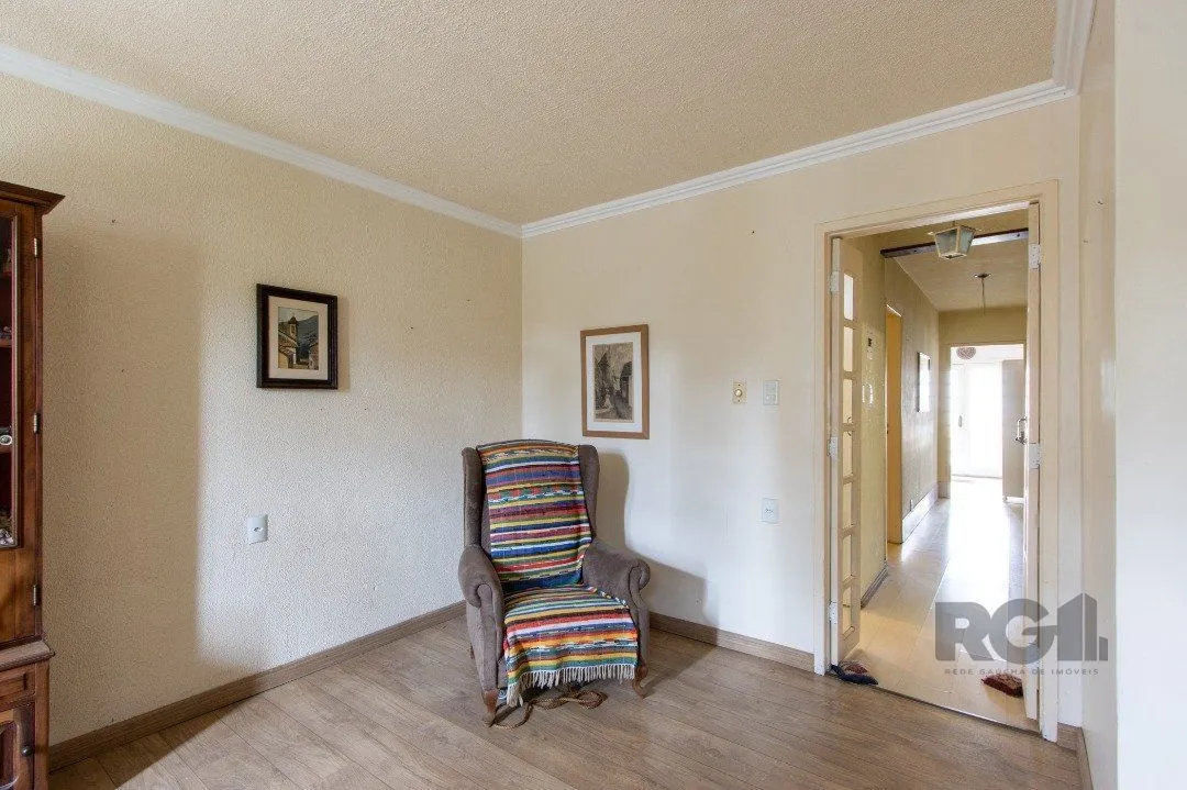 Imagem Casa para Venda - 239m², 5 dormitórios, sendo 1 suites, 2 vagas - Hipica