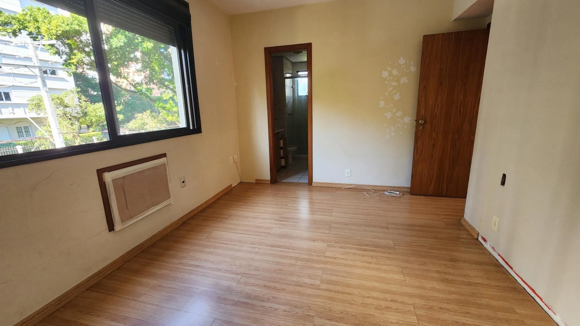 Imagem Apartamento de 103m² com 3 dormitórios, 1 suíte e 2 Vagas no Bairro Petrópolis